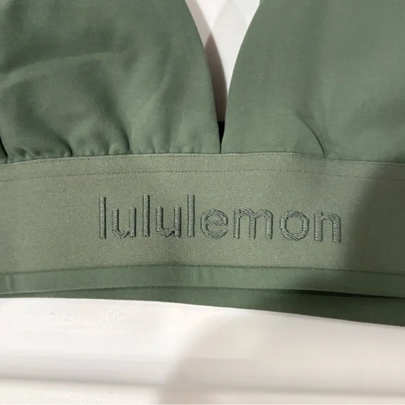 Lululemon License to Train Triangle Bra in the color Grey Eucalyptus. - Picture 9 of 10